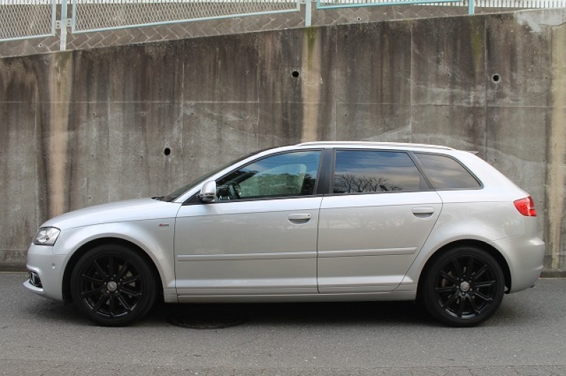 アウディ A3スポーツバック 2.0TFSI S-lineパッケージ 新並 左H 中古車